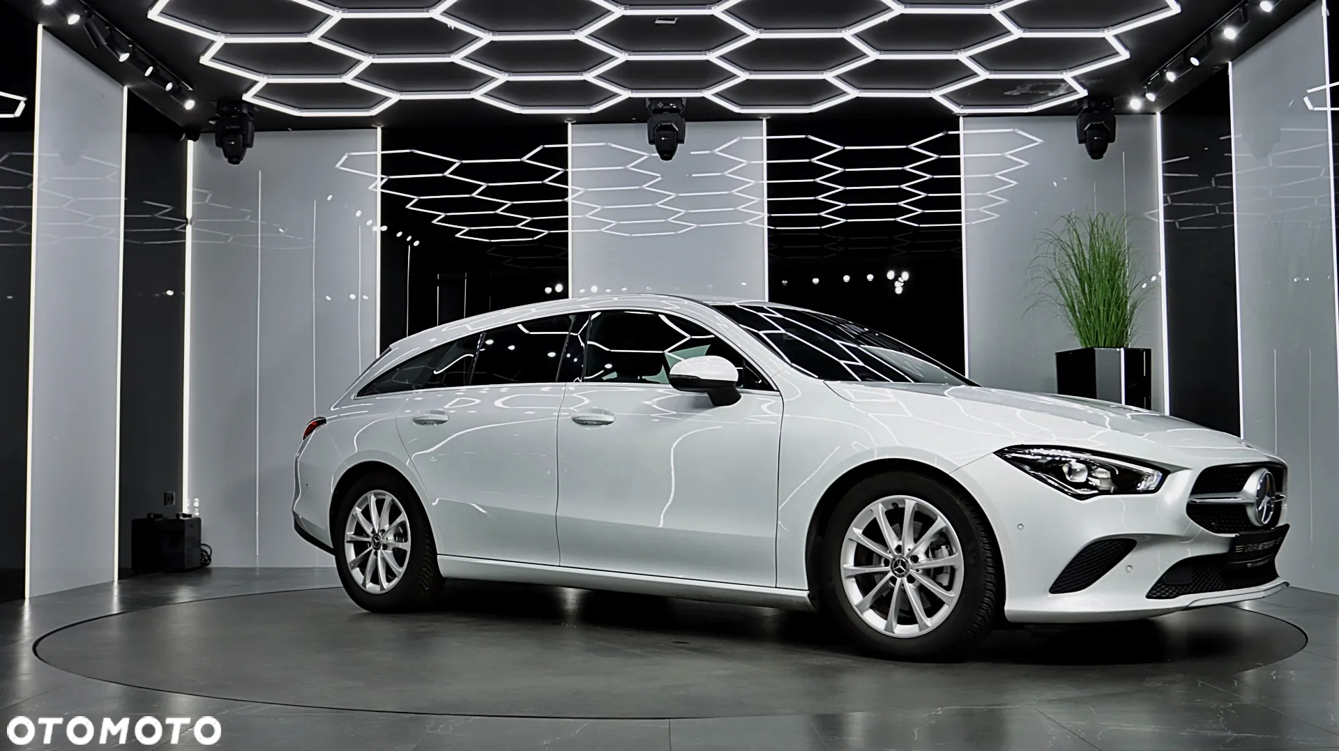 Mercedes-Benz CLA 200 d 4-Matic 8G-DCT - 13