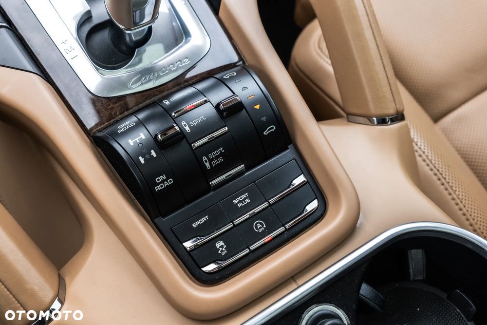 Porsche Cayenne S - 25