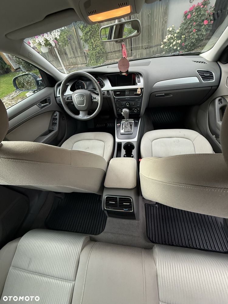 Audi A4 Limousine - 5