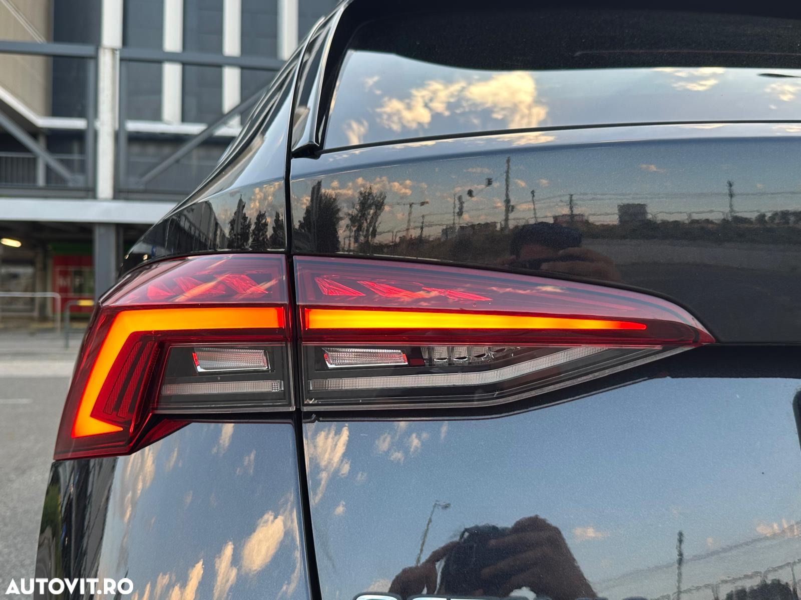 Skoda Octavia Combi 2.0 TDI DSG First Edition - 8