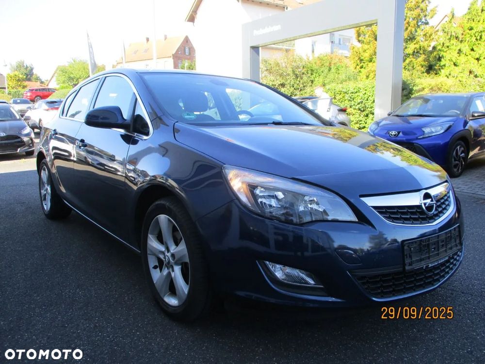 Opel Astra 1.6 Sport - 2