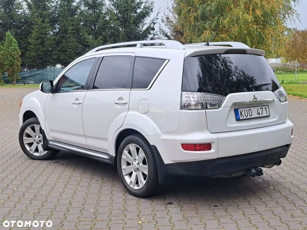 Mitsubishi Outlander - 9