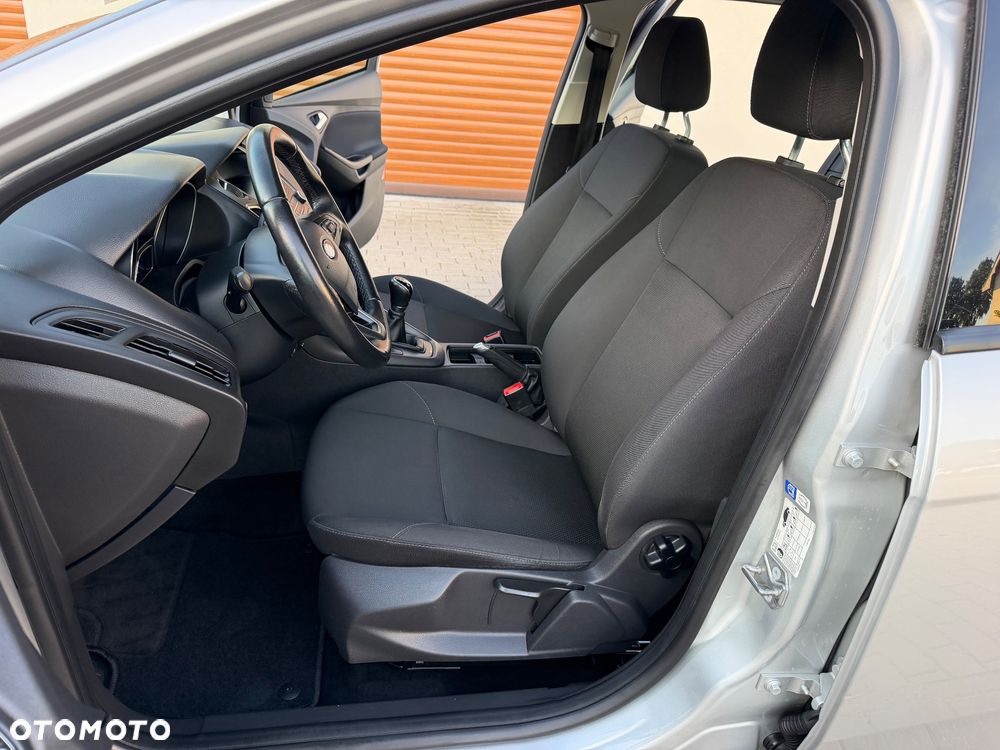 Ford Focus - 24