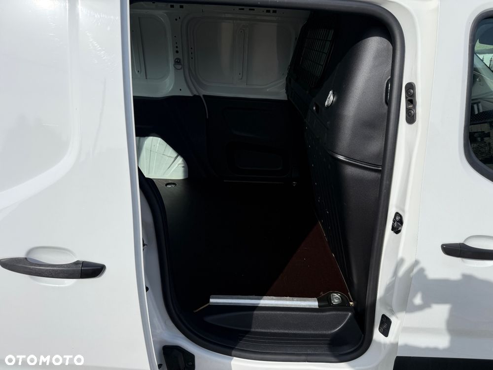 Opel COMBO - 18