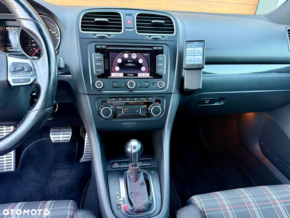Volkswagen Golf 2.0 GTI DSG - 23