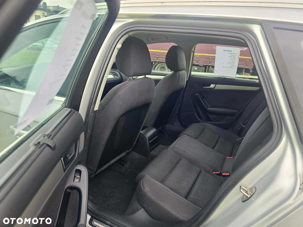 Audi A4 2009 photo 2