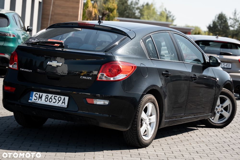 Chevrolet Cruze 1.6 LT - 12