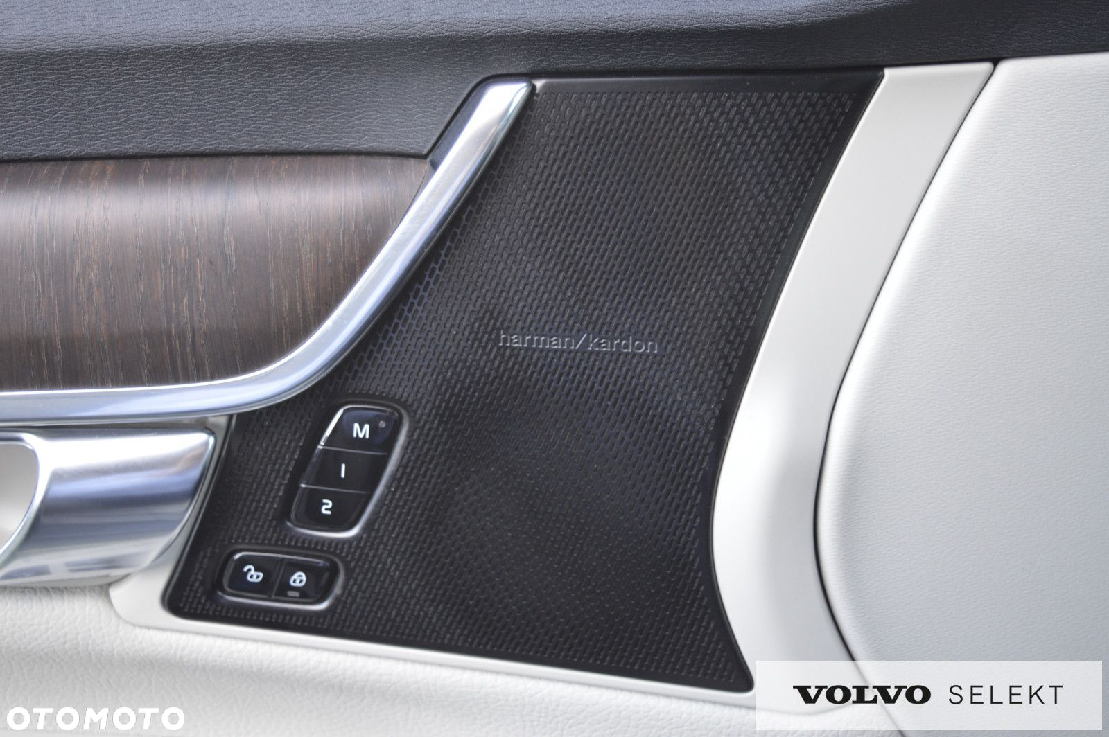 Volvo V90 Cross Country - 28
