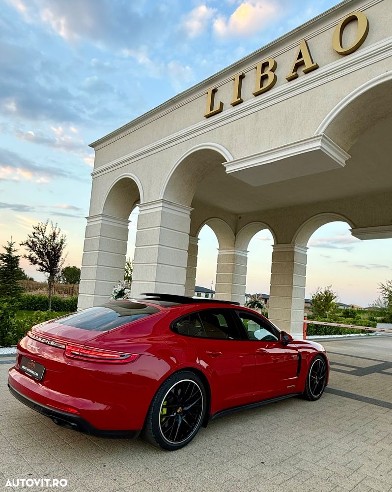 Porsche Panamera - 16