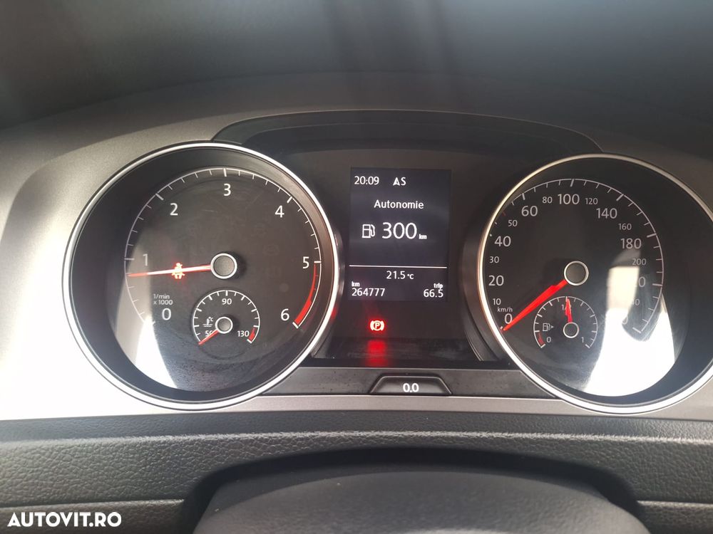 Volkswagen Golf 1.6 TDI DPF BMT Highline - 9
