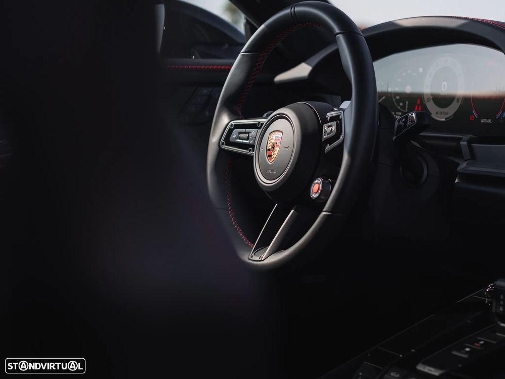 Porsche 911 (992) Carrera 4 GTS - 20