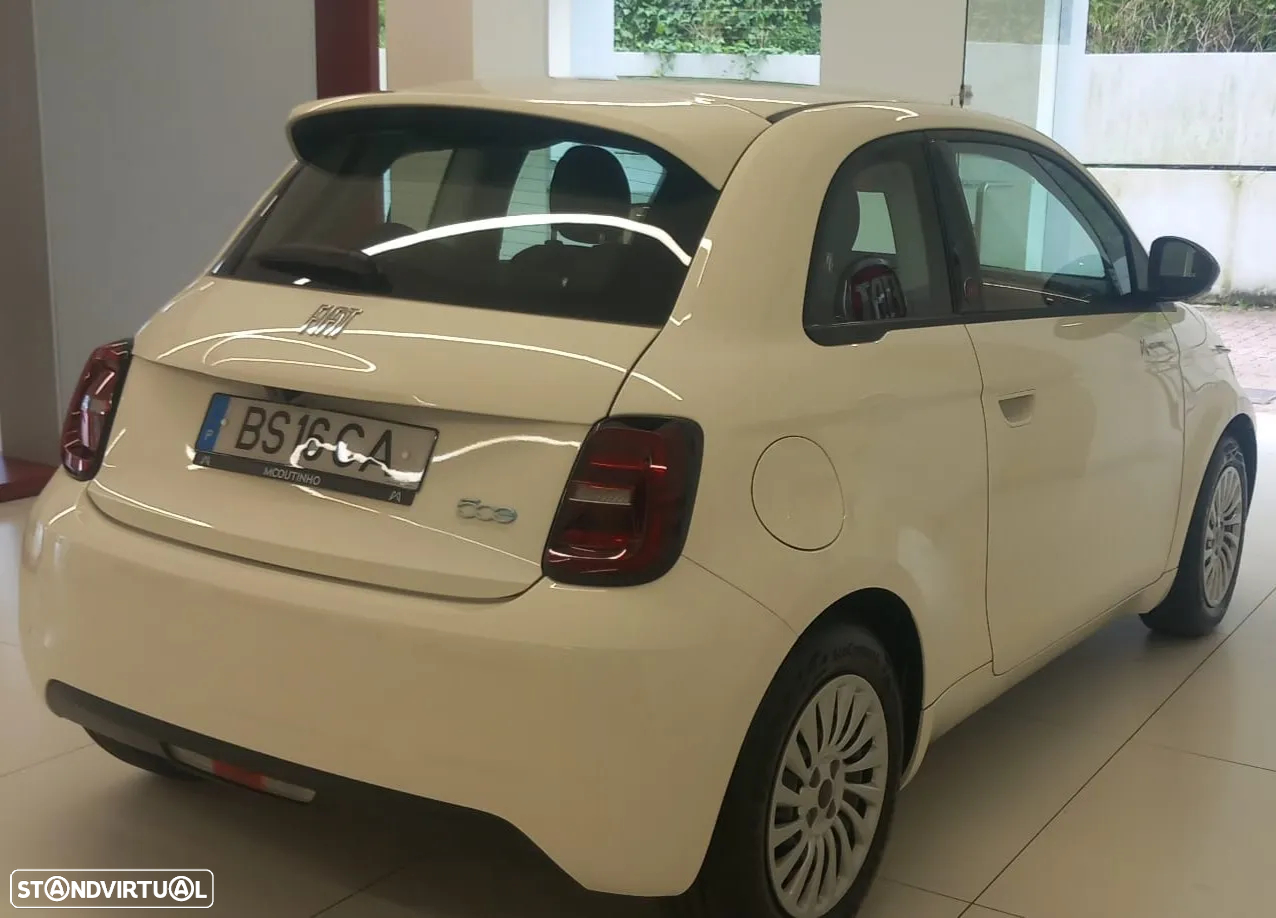 Fiat 500e (RED) - 4