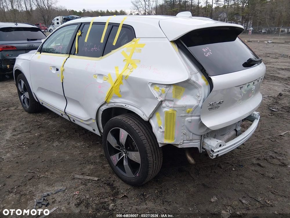 Volvo XC 40 T5 AWD Momentum - 3