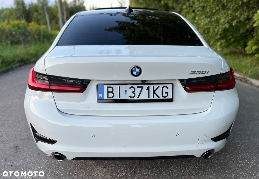 BMW Seria 3 330i - 14