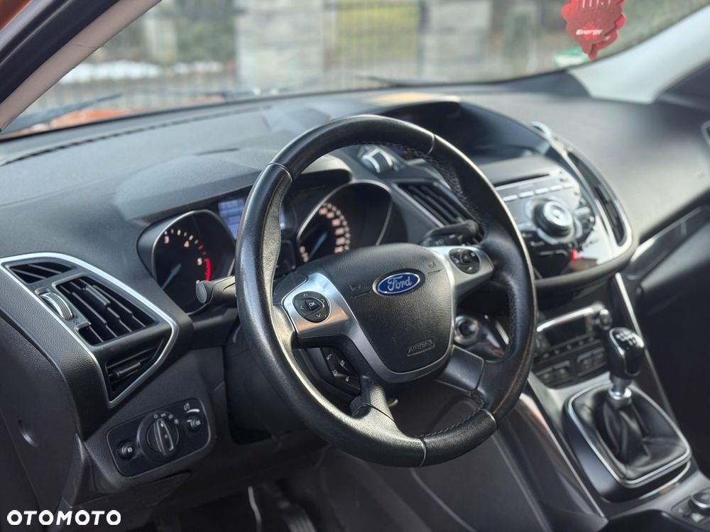 Ford Kuga 2.0 TDCi 4x2 Titanium - 12