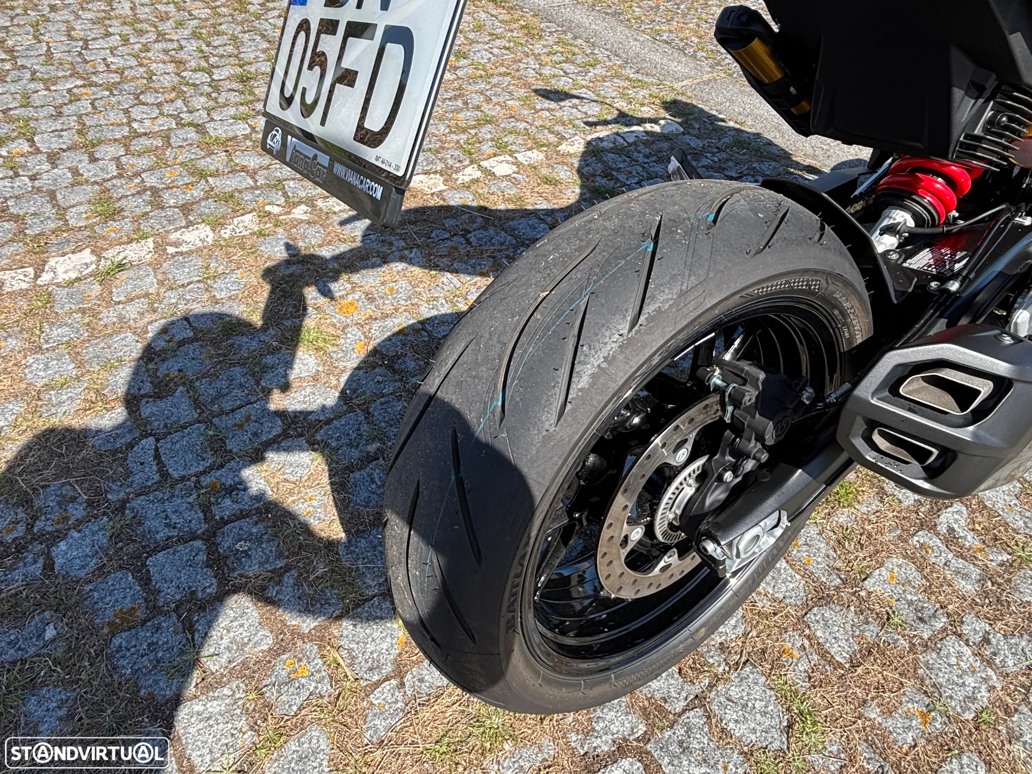 BMW F 900 R Triple Black - 7