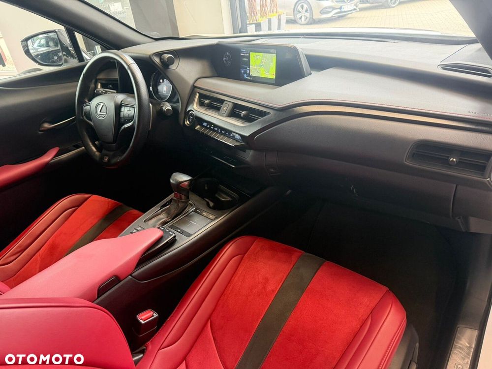 Lexus UX - 26