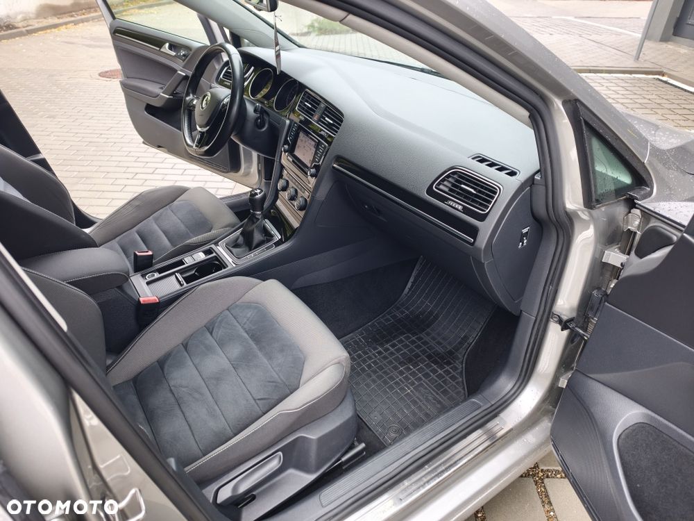 Volkswagen Golf - 7