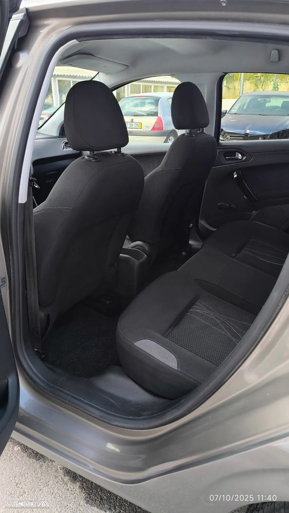 Peugeot 208 1.4 HDi SE Style - 39