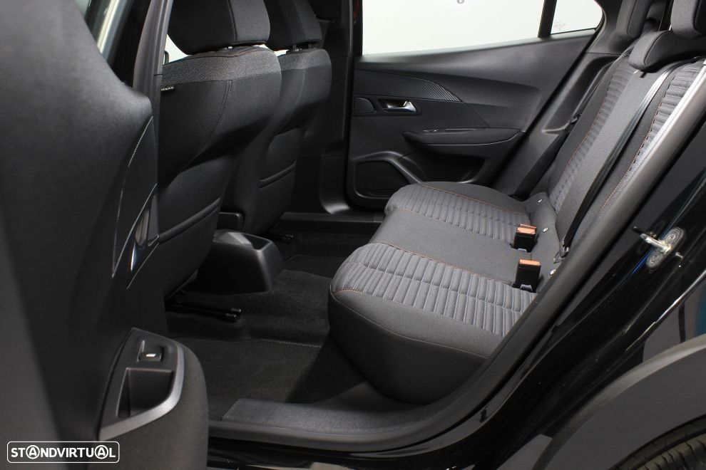 Peugeot 2008 1.2 PureTech Active Pack - 23