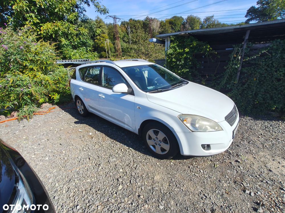Kia Ceed 1.6 Crdi Comfort - 1
