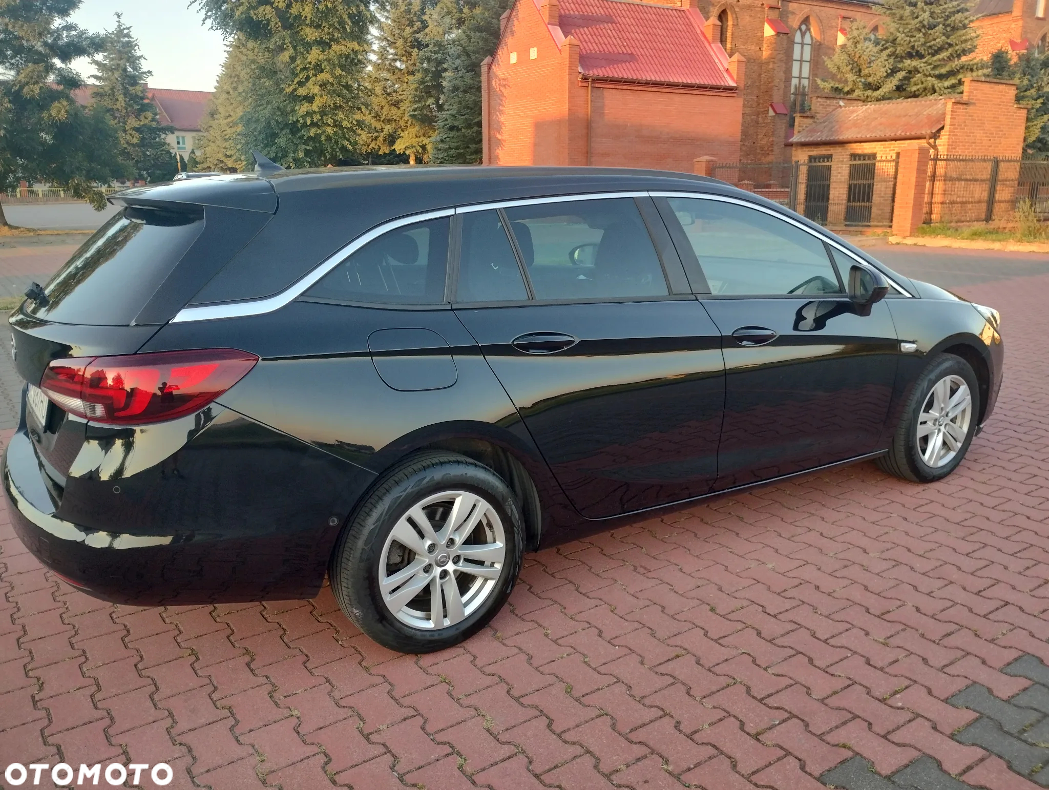 Opel Astra 1.6 D Automatik Sports Tourer Ultimate - 10