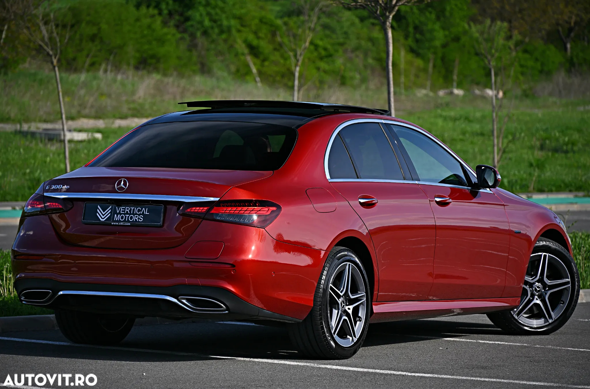 Mercedes-Benz E 300 de T 9G-TRONIC AMG Line - 17