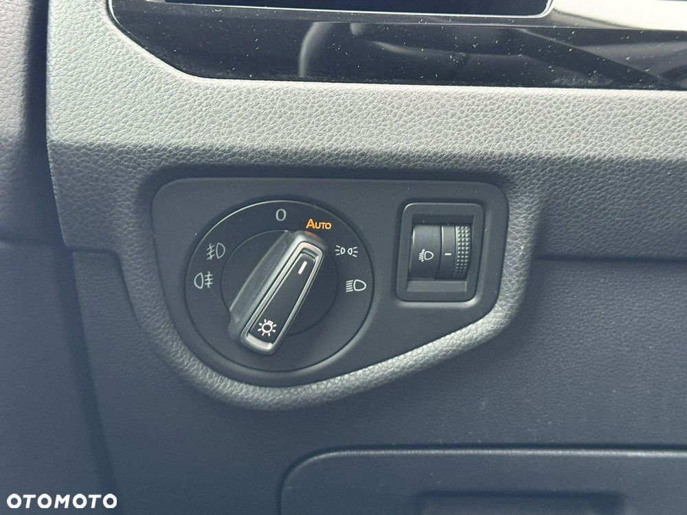 Volkswagen Touran 1.6 TDI BMT Comfortline - 28