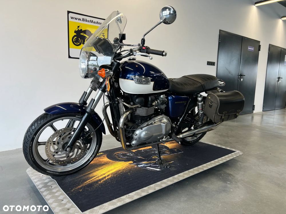 Triumph Bonneville - 3