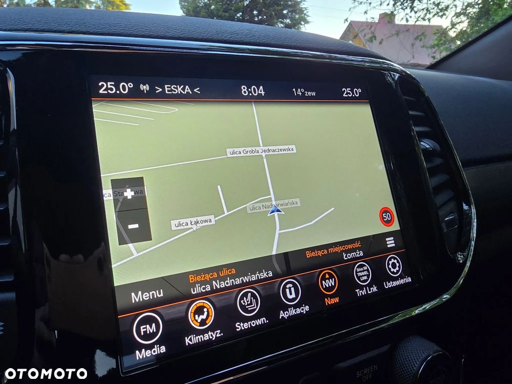 Jeep Grand Cherokee - 24