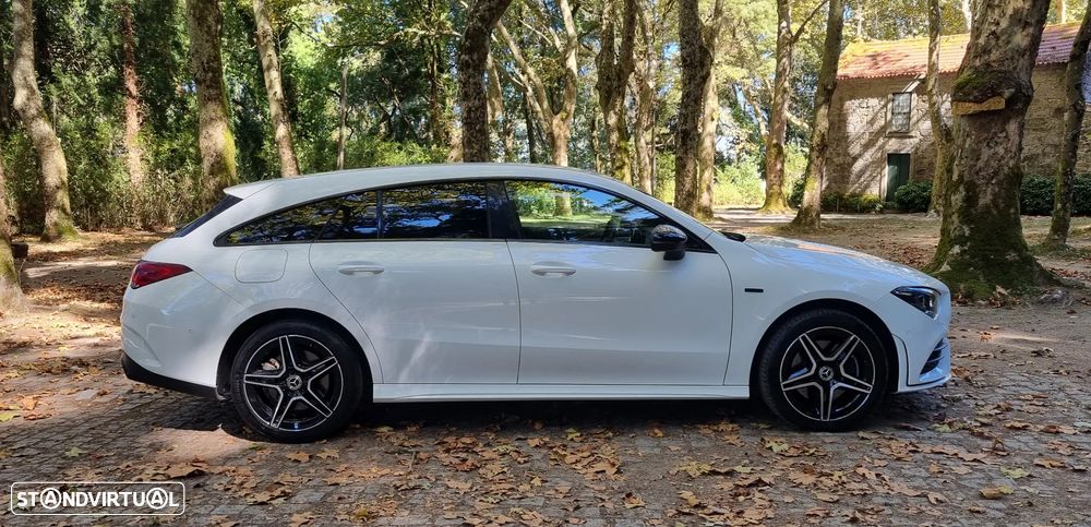 Mercedes-Benz CLA 250 e Shooting Brake AMG Line - 11