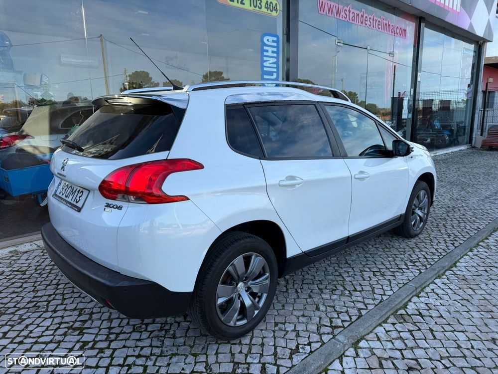 Peugeot 2008 1.2 PureTech Style - 3