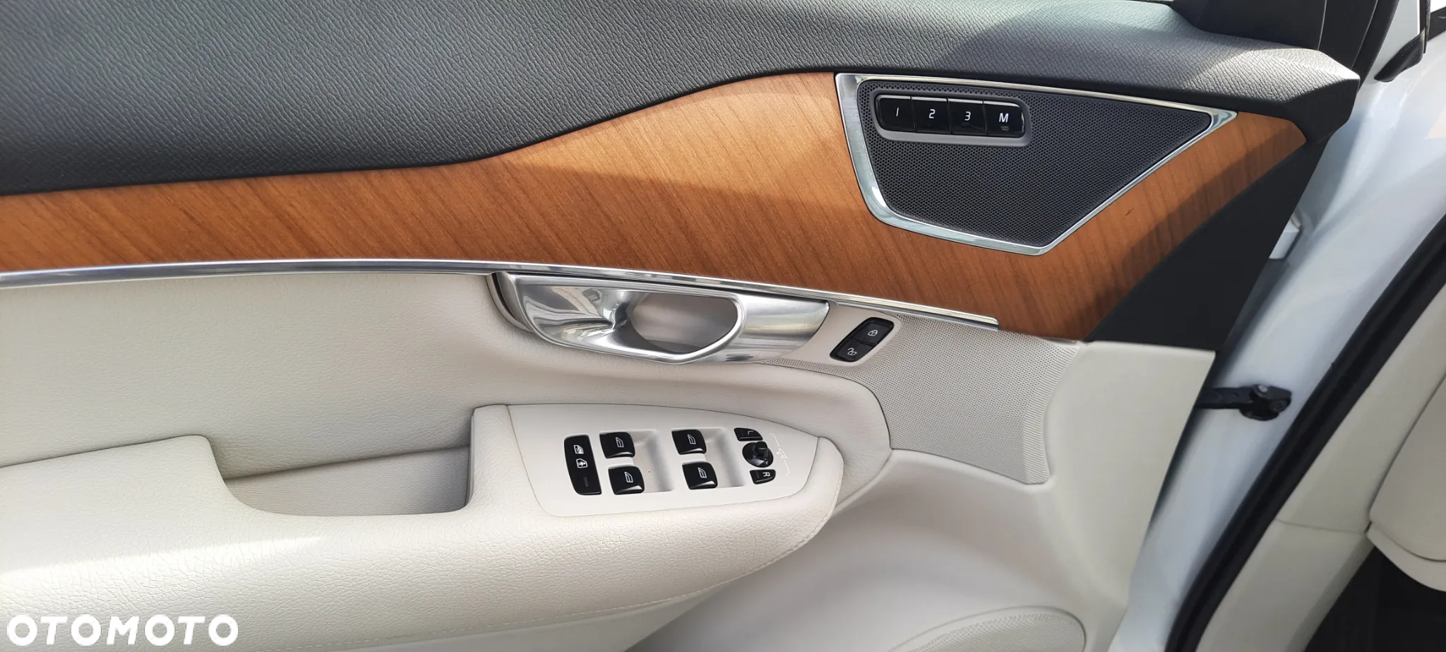 Volvo XC 90 T6 AWD Momentum 7os - 25