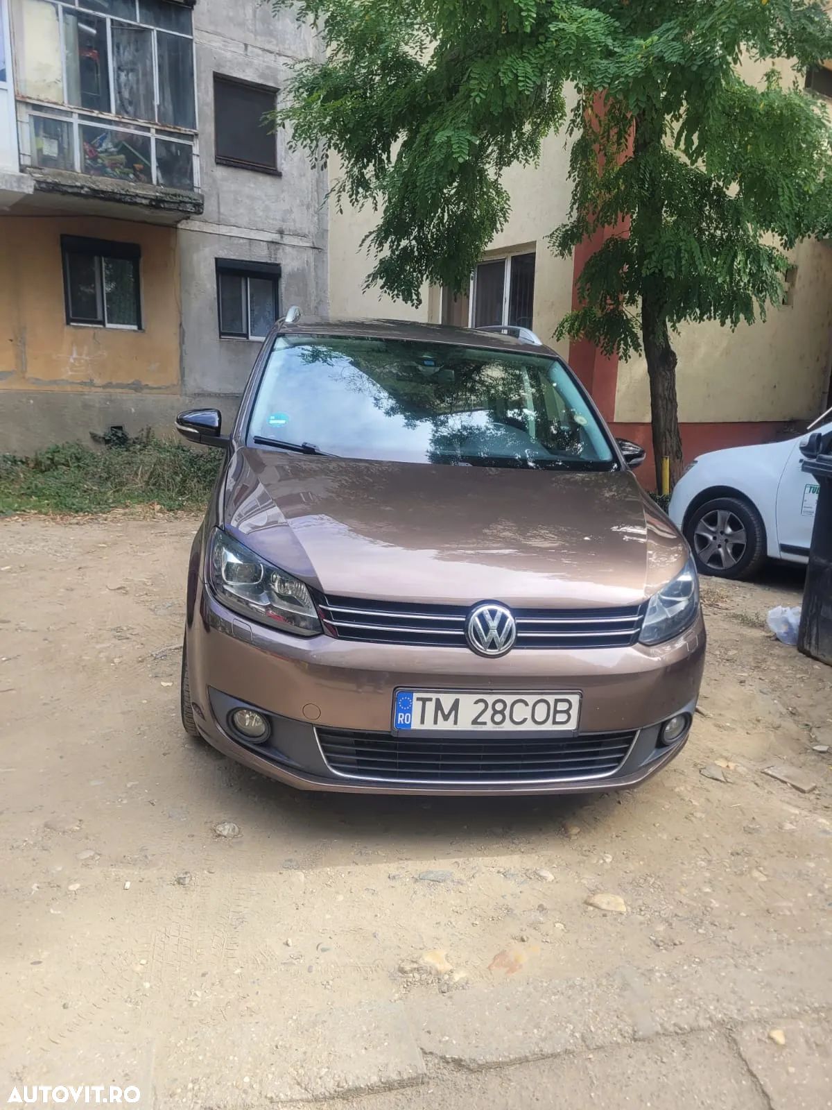 Volkswagen Touran 2.0 TDI DPF BlueMotion Technology DSG Comfortline - 1