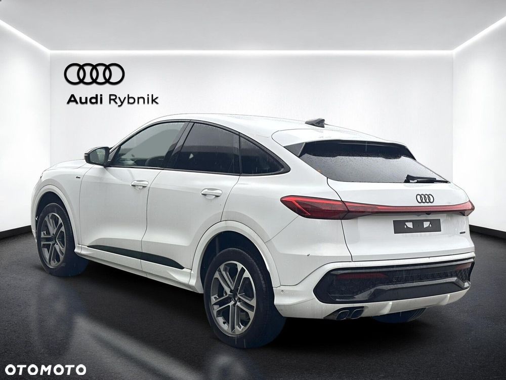 Audi Q5 Sportback - 4