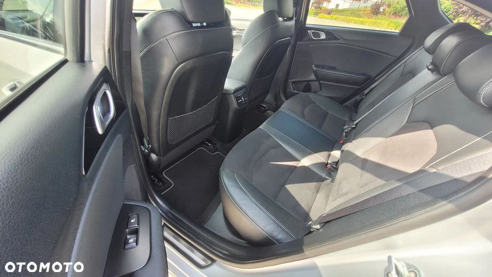 Kia ProCeed 1.6 CRDi GT Line DCT - 17