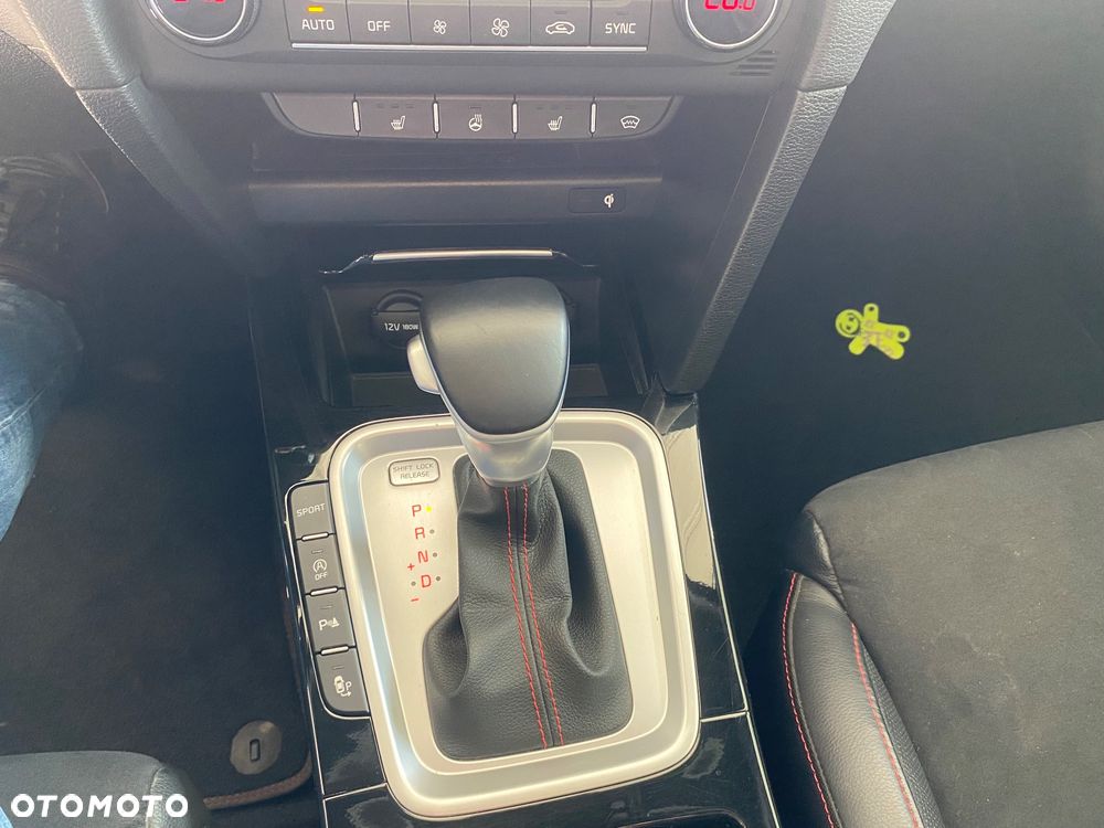 Kia Ceed 1.6 T-GDI GT DCT - 22