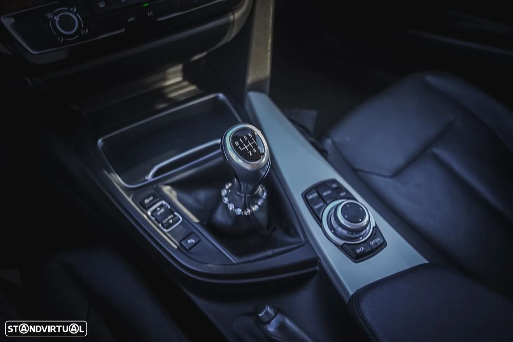 BMW 318 d - 17