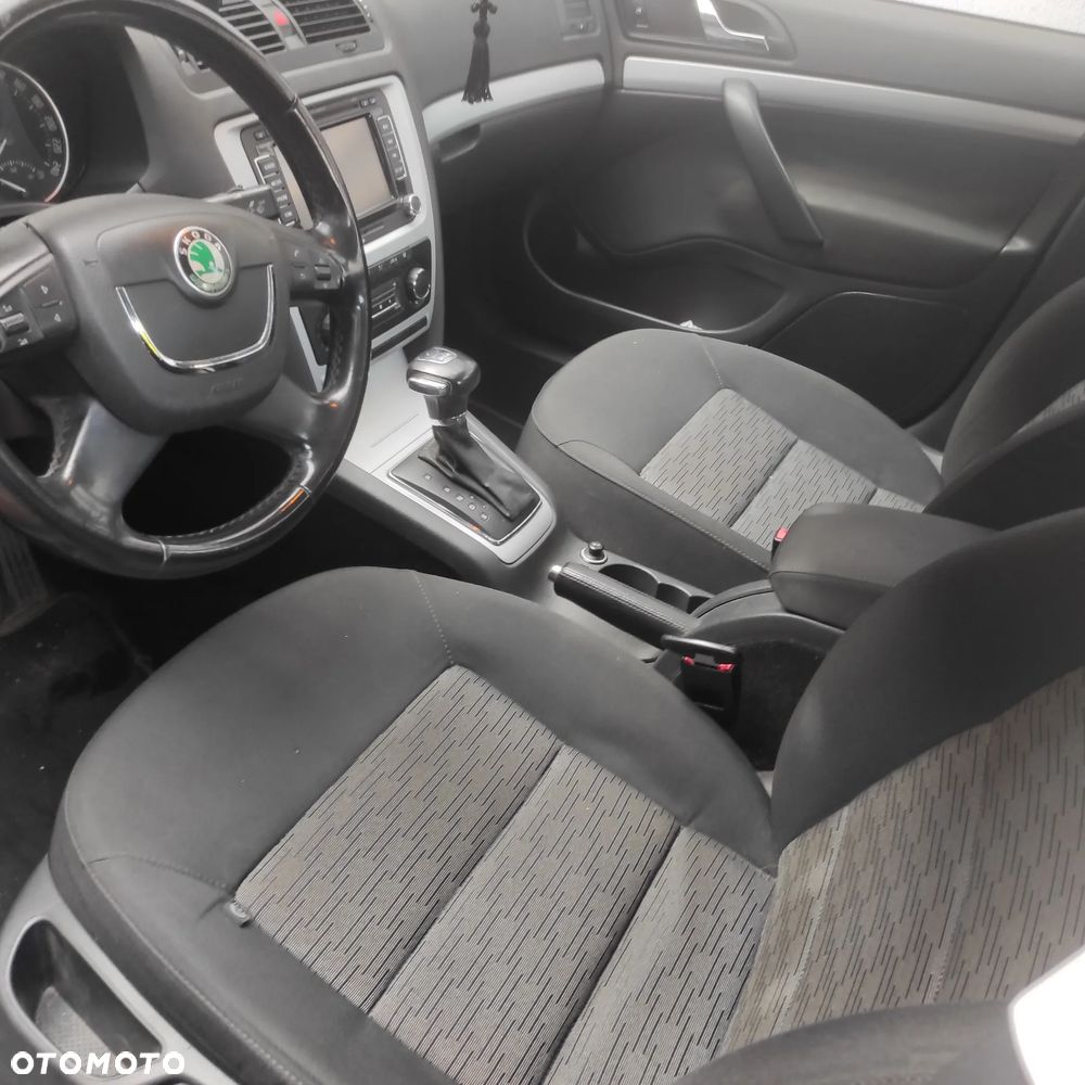 Skoda Octavia 1.6 TDI Classic DSG - 6