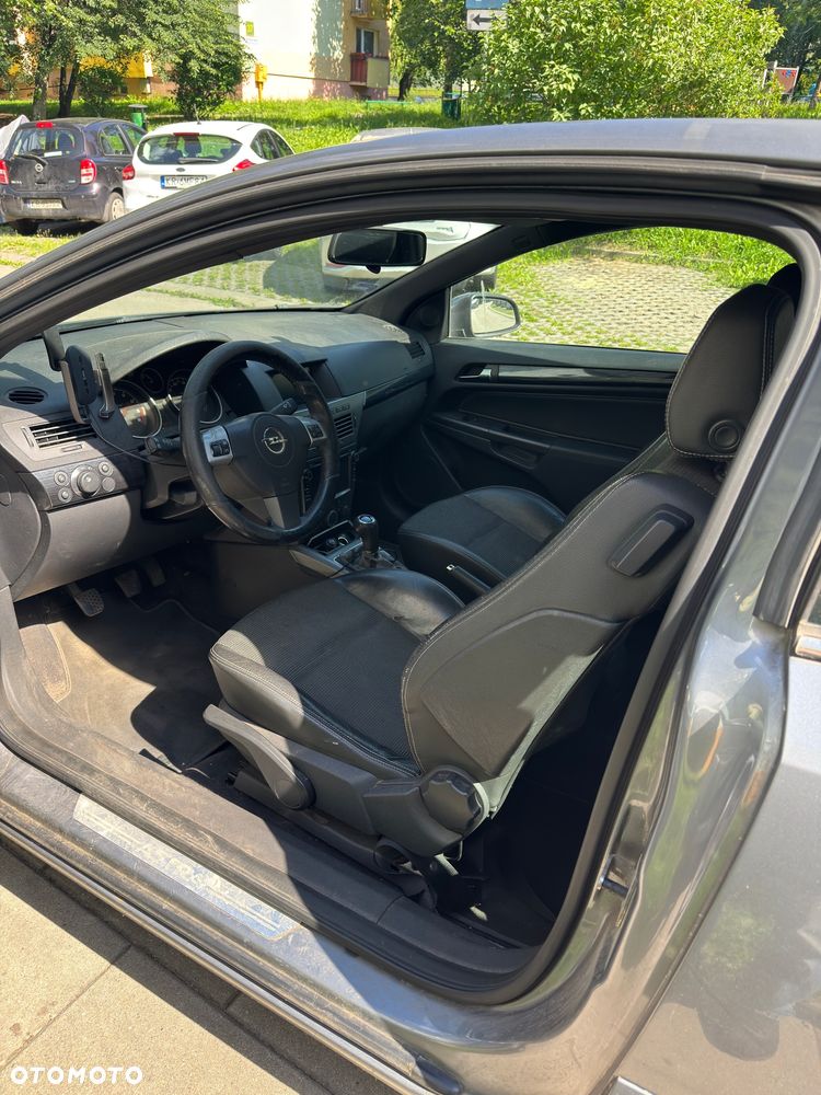 Opel Astra 2.0 Turbo Cosmo - 4
