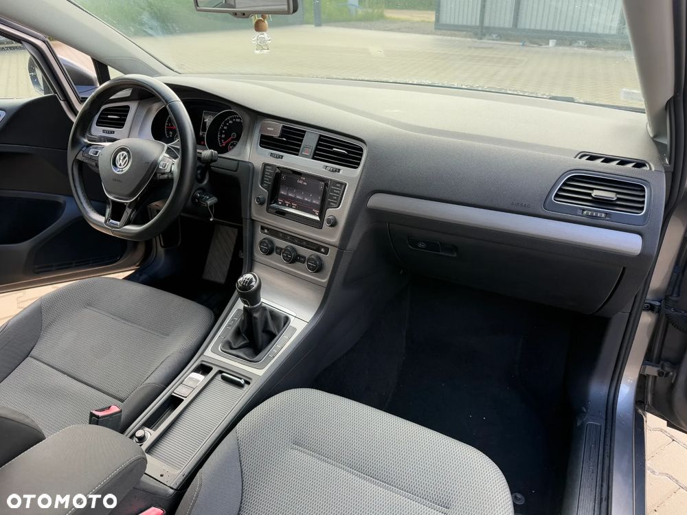Volkswagen Golf - 9