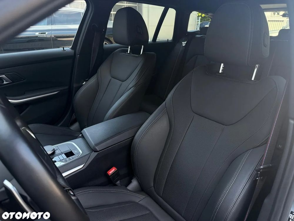 BMW Seria 3 330i xDrive M Sport sport - 10