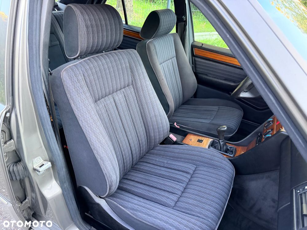 Mercedes-Benz W124 (1984-1993) - 16