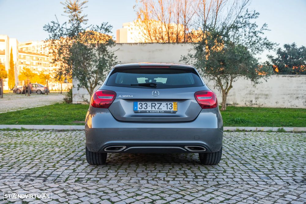 Mercedes-Benz A 180 d Urban - 12