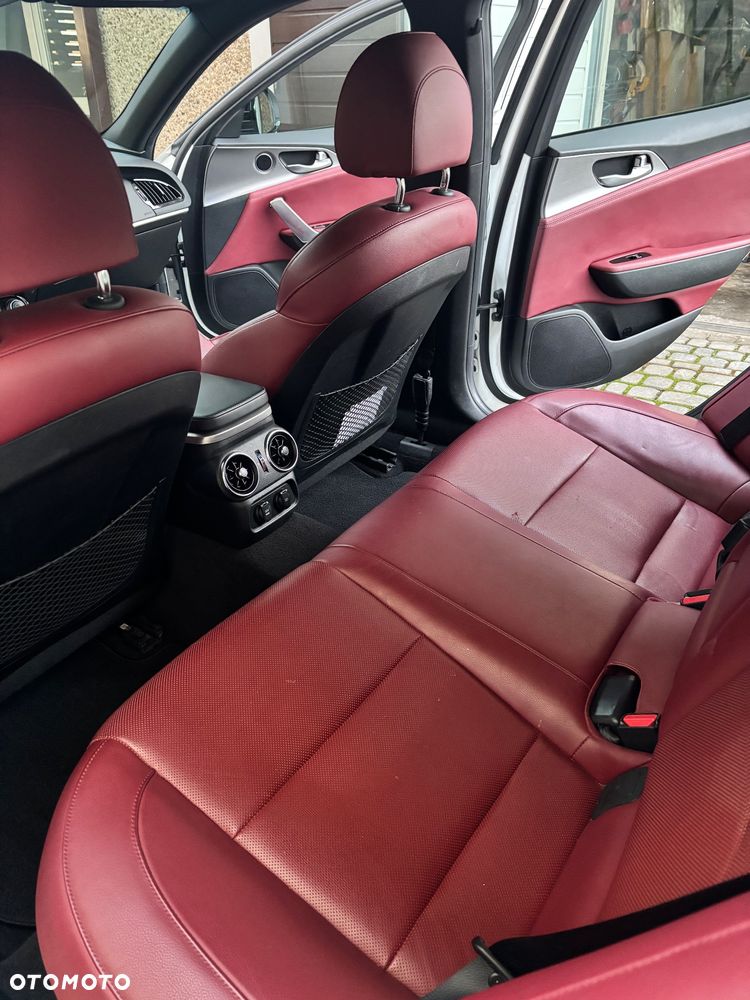 Kia Stinger 3.3 T-GDI AWD GT - 8