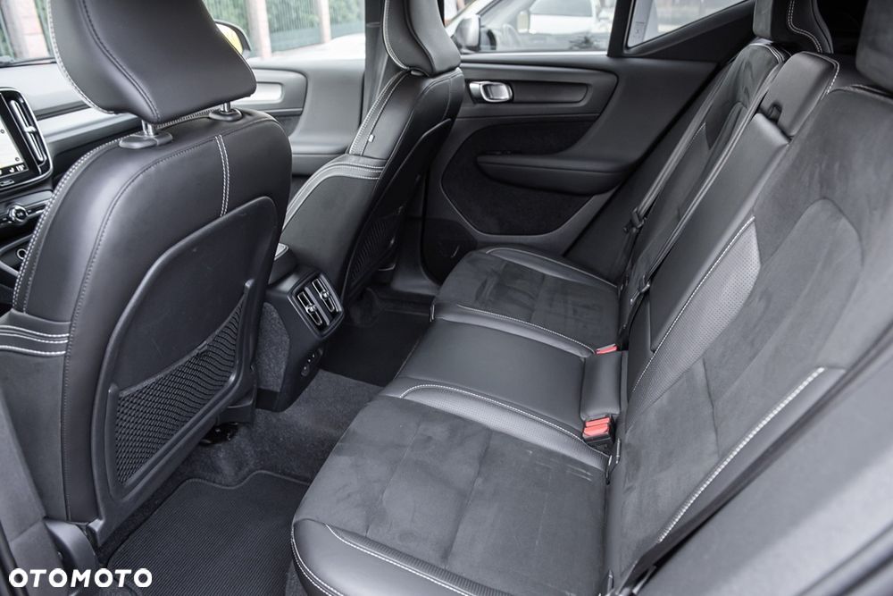 Volvo XC 40 D3 SCR AWD R-Design - 28