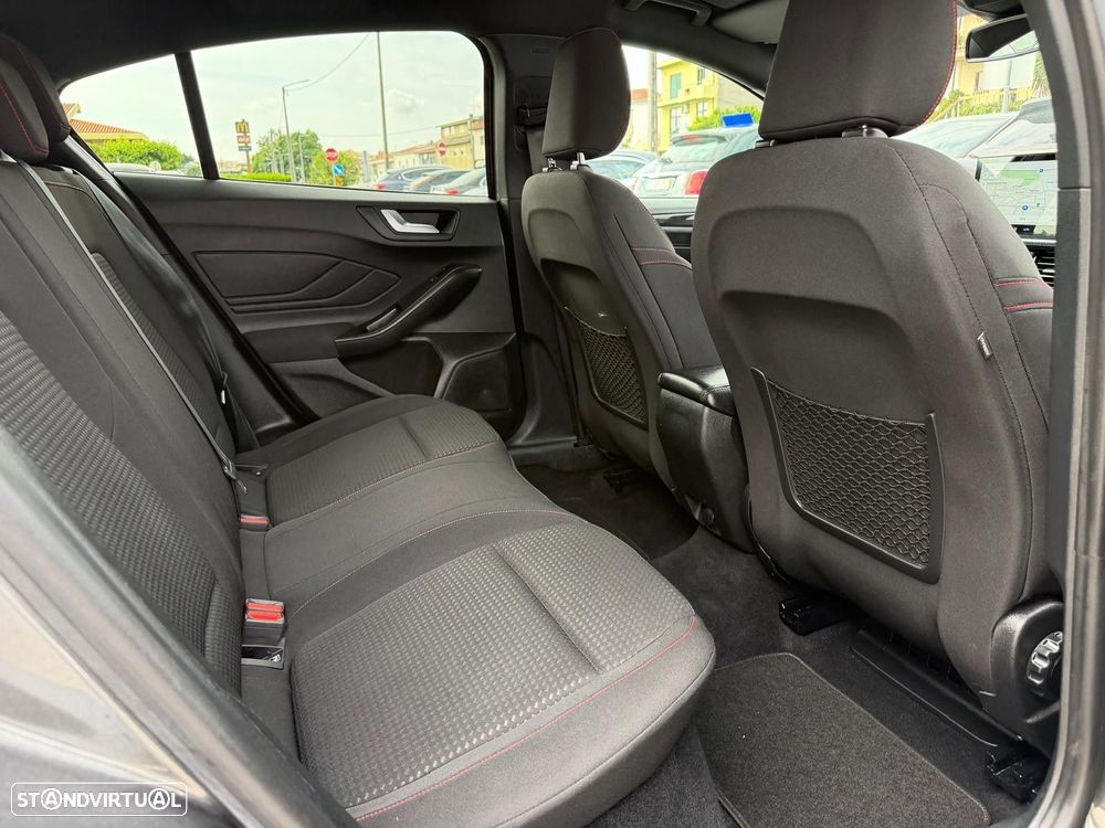 Ford Focus 1.0 EcoBoost MHEV ST-Line - 13