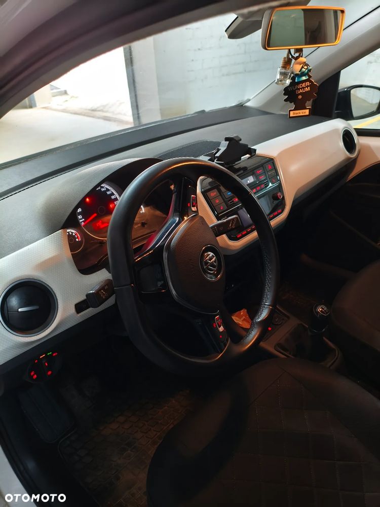 Volkswagen up! 1.0 high - 5