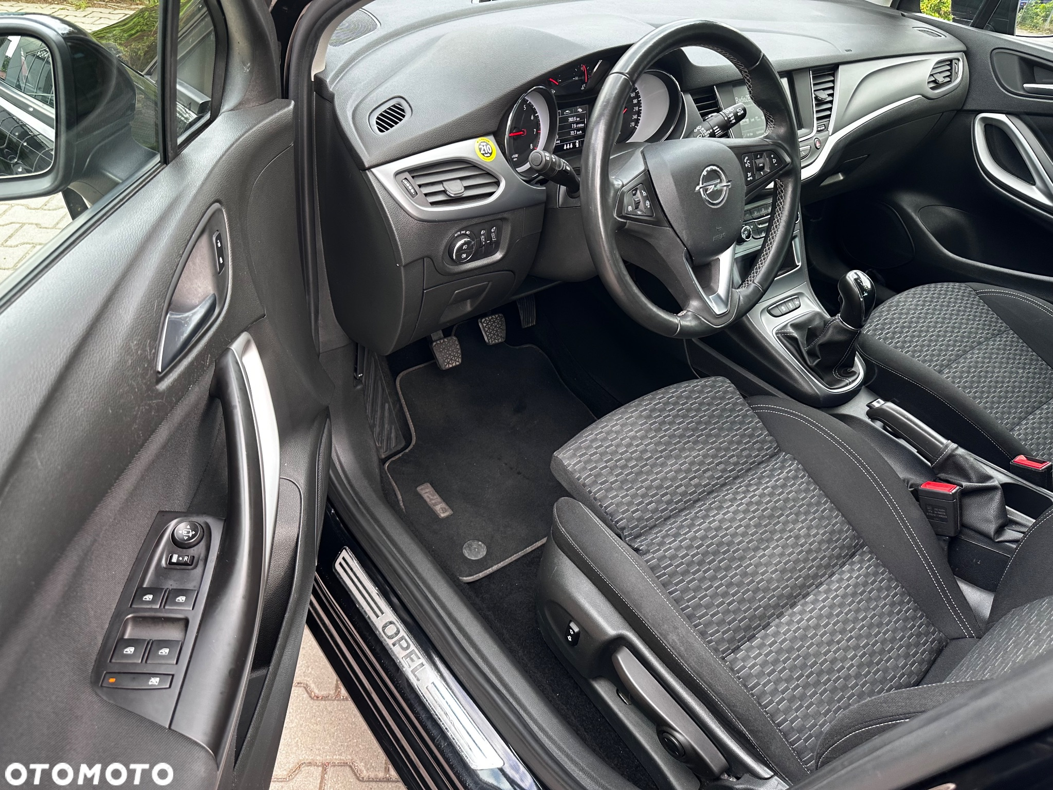 Opel Astra 1.4 Turbo 120 Jahre - 18