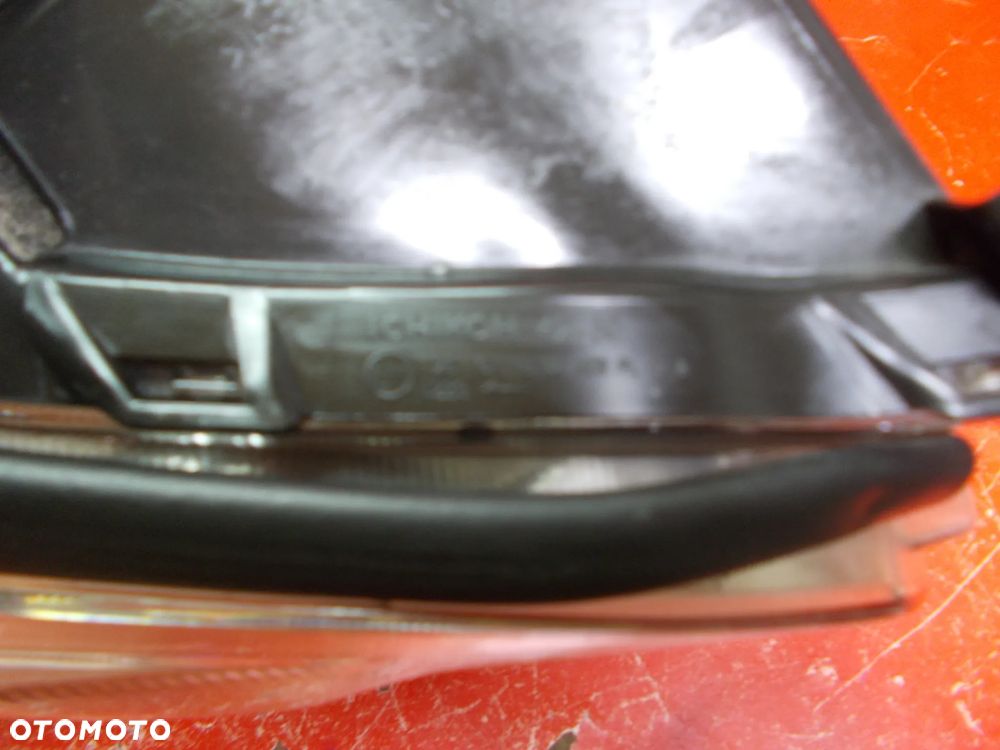 TOYOTA RAV4 RAV-4 III LIFT 06-09 LAMPA PRAWA - 3
